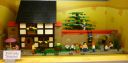 Wiekhaus mit spielenden Kindern